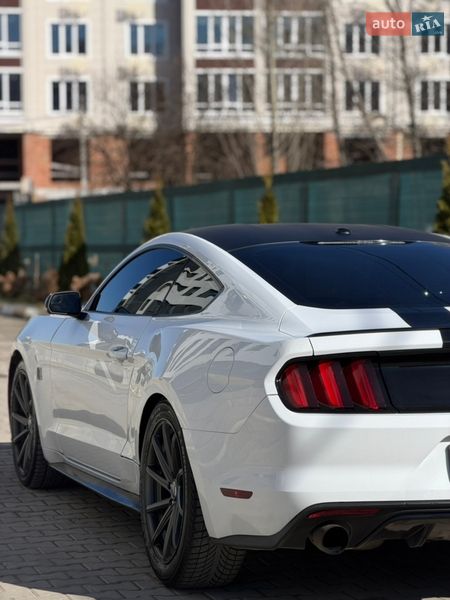 Купе Ford Mustang 2016 в Бучі