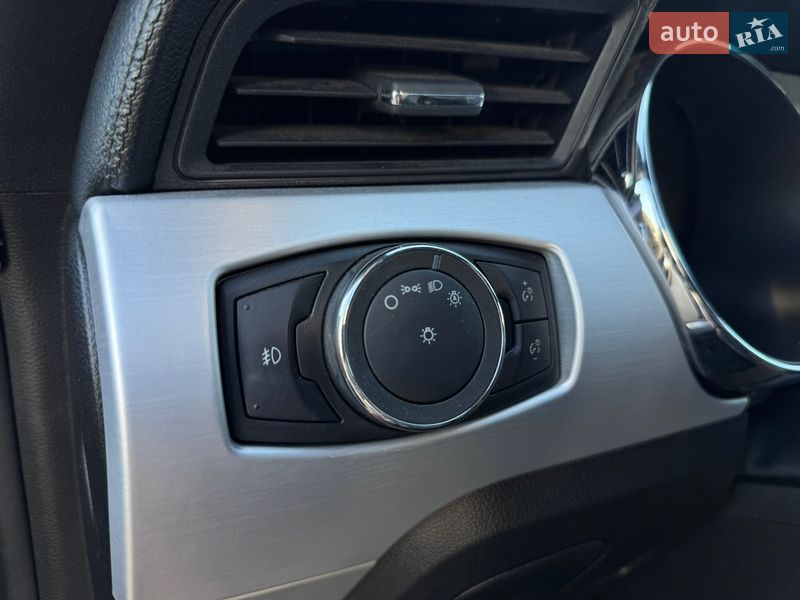 Купе Ford Mustang 2015 в Києві