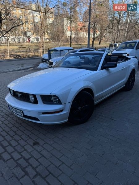 Кабриолет Ford Mustang 2008 в Киеве