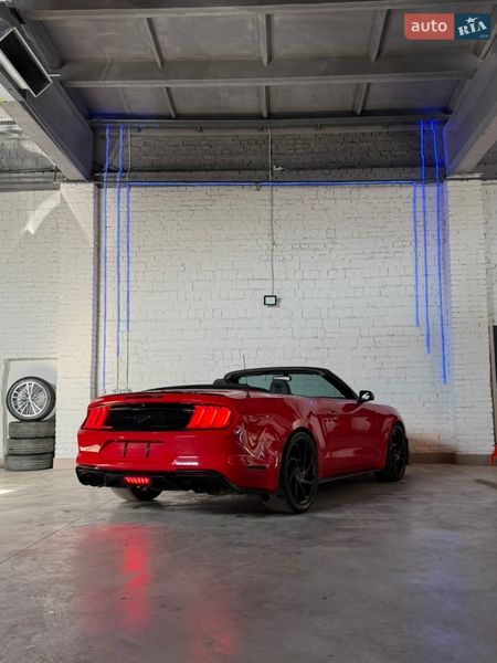 Кабриолет Ford Mustang 2019 в Черновцах