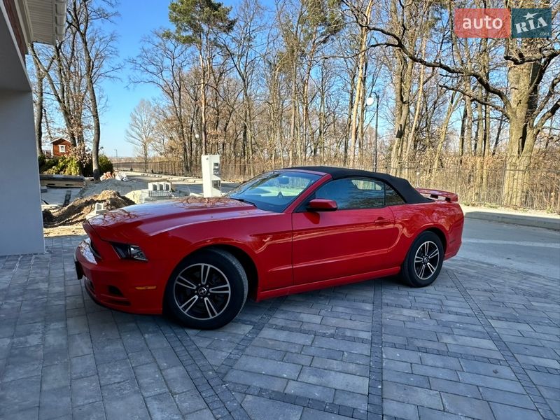 Кабриолет Ford Mustang 2012 в Киеве