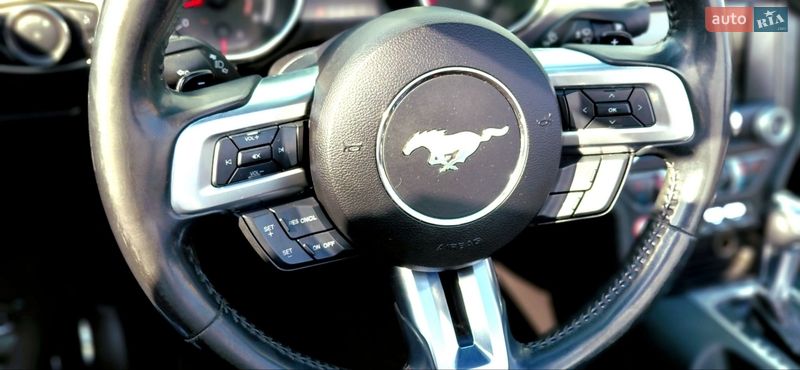 Кабриолет Ford Mustang 2018 в Киеве