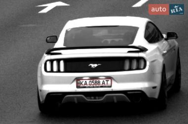Купе Ford Mustang 2015 в Києві