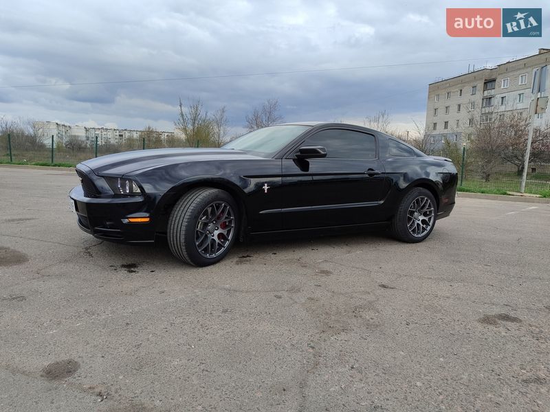 Купе Ford Mustang 2014 в Вознесенске
