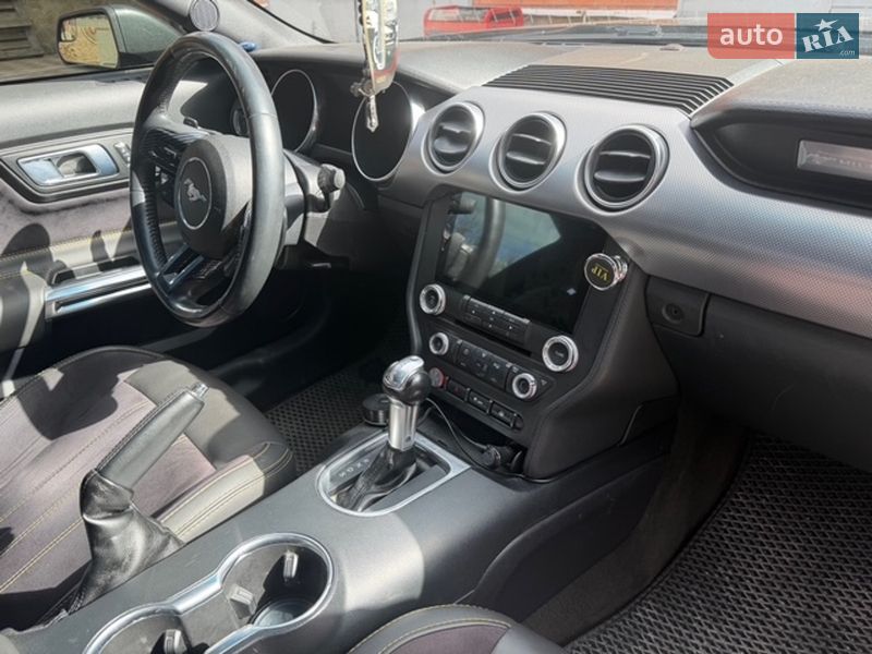 Купе Ford Mustang 2018 в Ананьеве