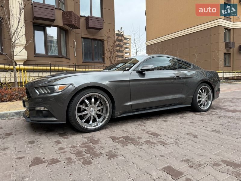 Купе Ford Mustang 2015 в Киеве