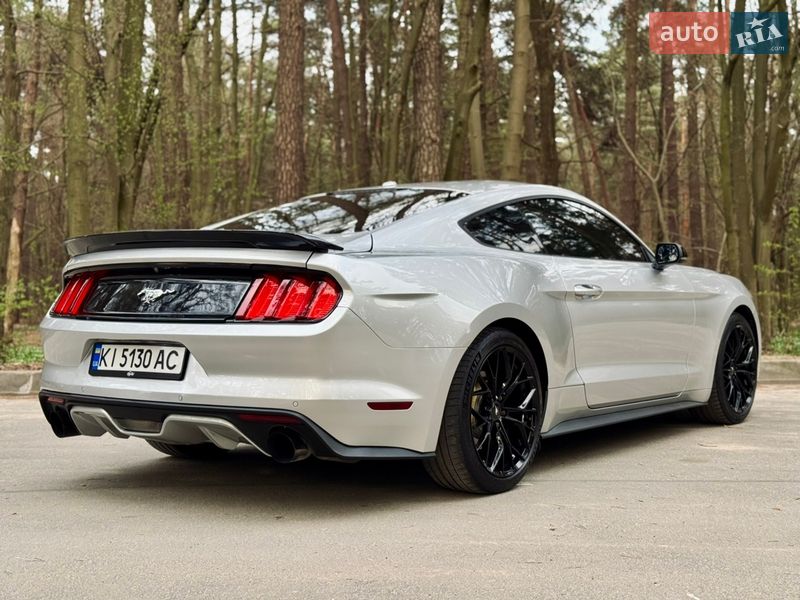 Купе Ford Mustang 2016 в Львові