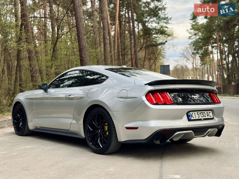 Купе Ford Mustang 2016 в Львові