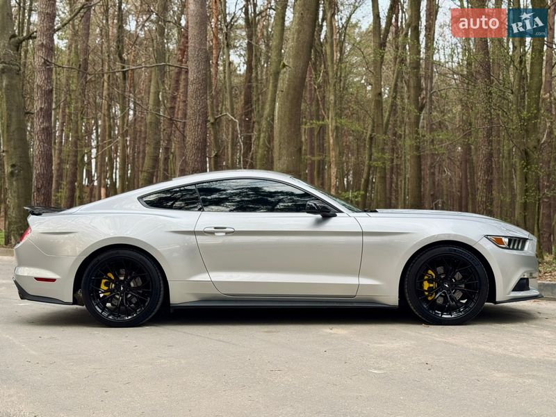 Купе Ford Mustang 2016 в Львові