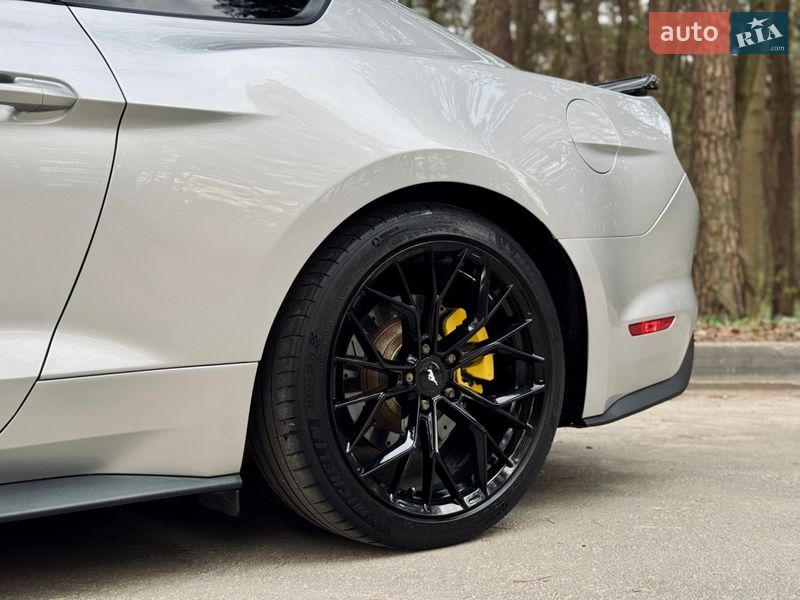 Купе Ford Mustang 2016 в Львові