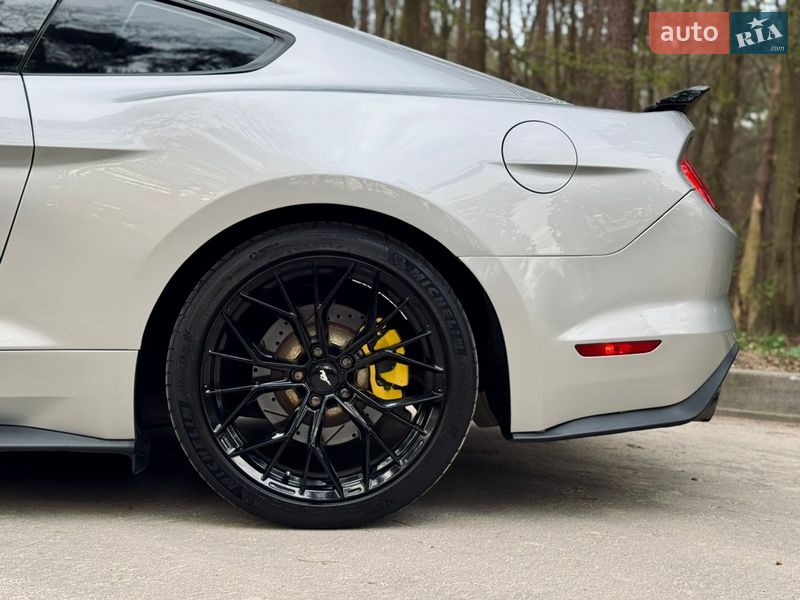 Купе Ford Mustang 2016 в Львові