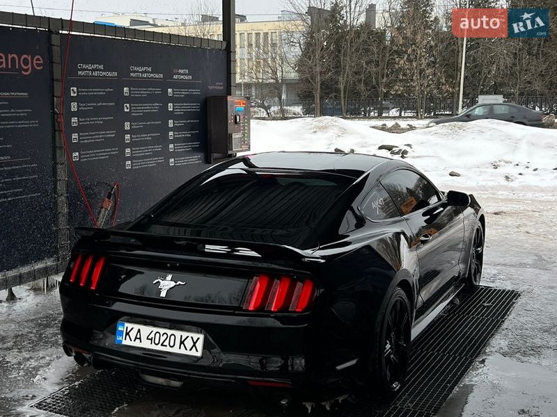 Купе Ford Mustang 2016 в Львові