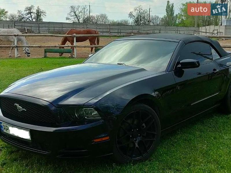 Кабриолет Ford Mustang 2014 в Львове