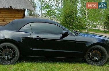 Кабриолет Ford Mustang 2014 в Львове