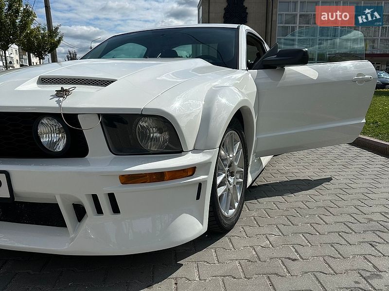 Купе Ford Mustang 2008 в Києві