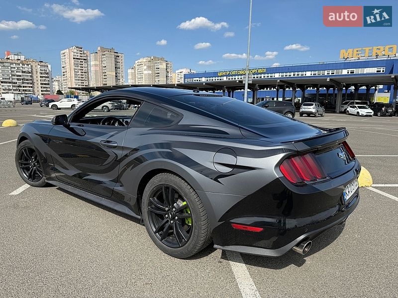 Купе Ford Mustang 2015 в Киеве
