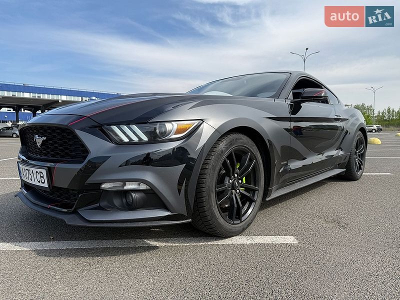 Купе Ford Mustang 2015 в Киеве