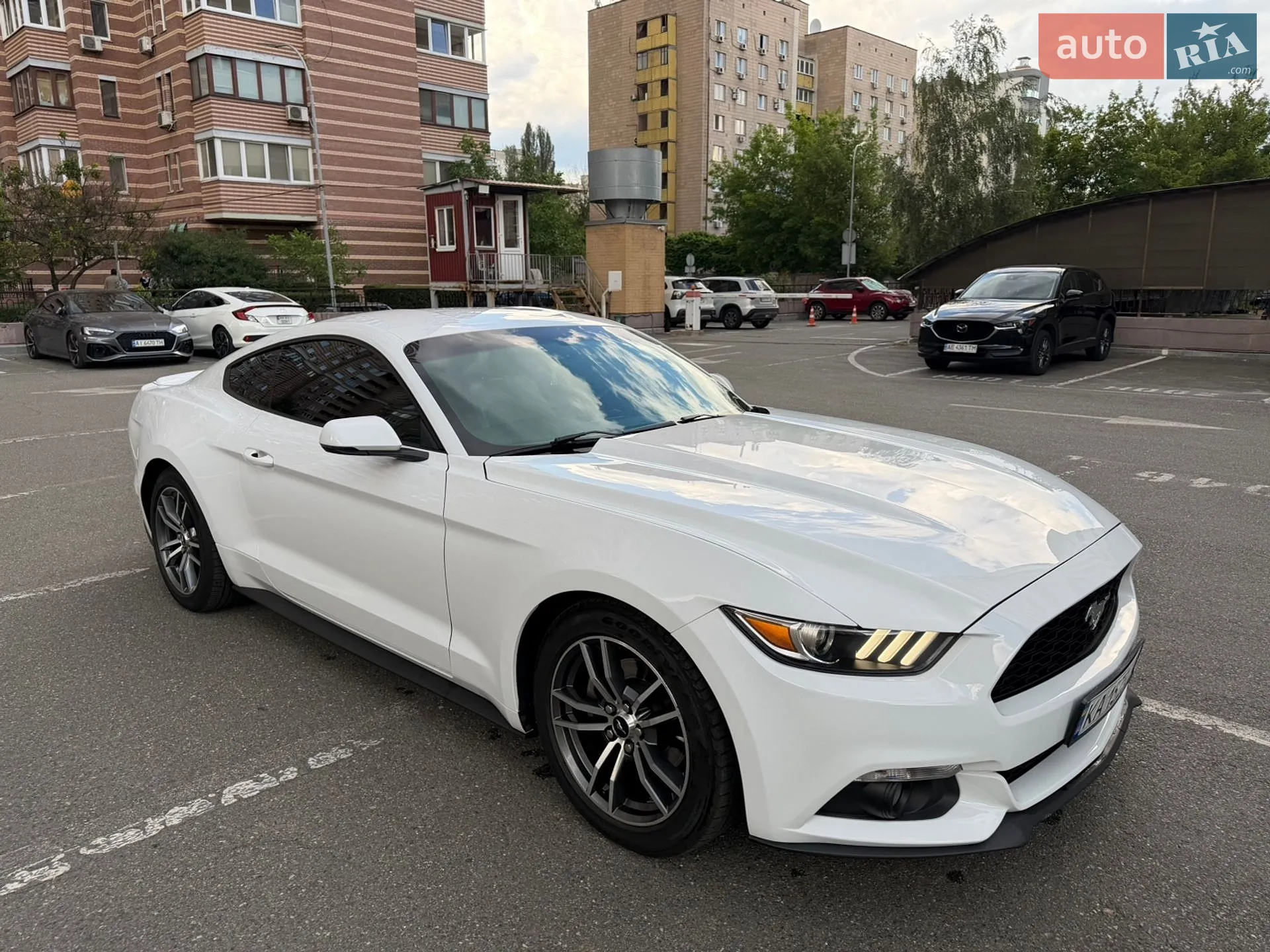 Ford Mustang 2017 VIN 1FA6P8TH2H5309138 фото оголошення 2 з 10