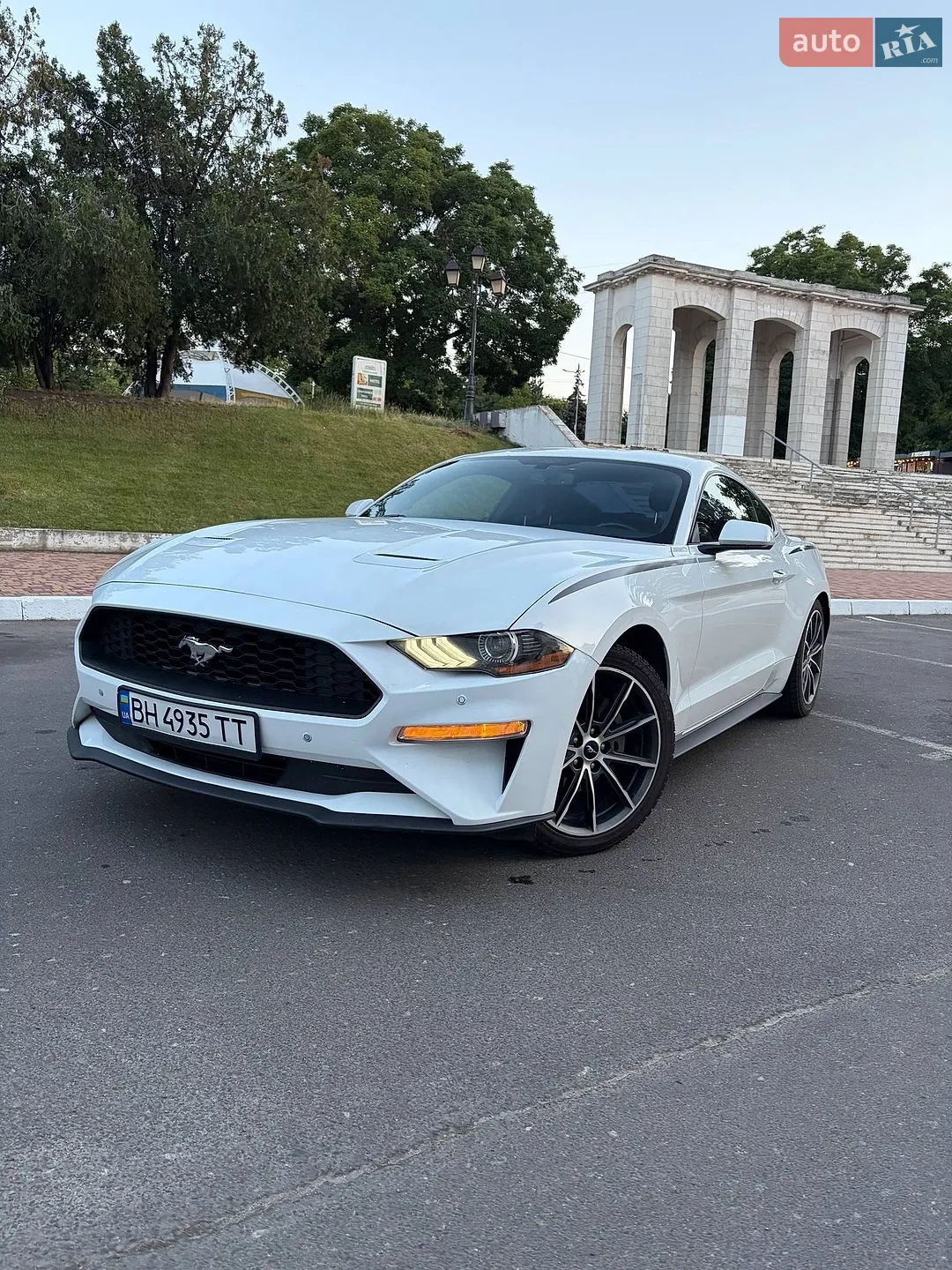 2018 Ford Mustang - фото 1