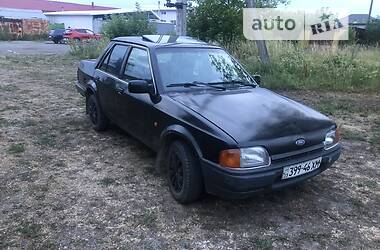 Седан Ford Orion 1989 в Волочиске