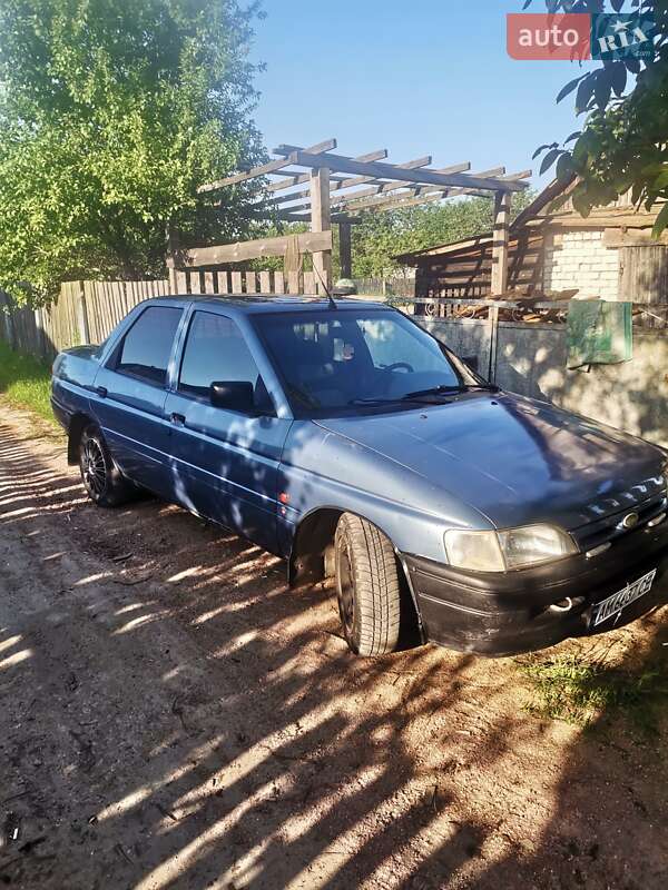 Седан Ford Orion 1990 в Овруче