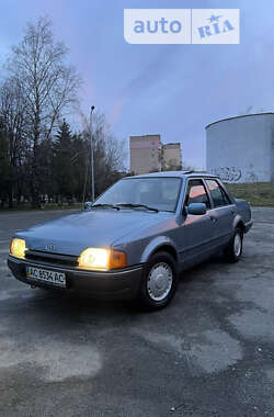 Седан Ford Orion 1988 в Луцке