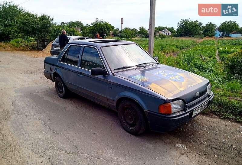 Седан Ford Orion 1986 в Катеринополе