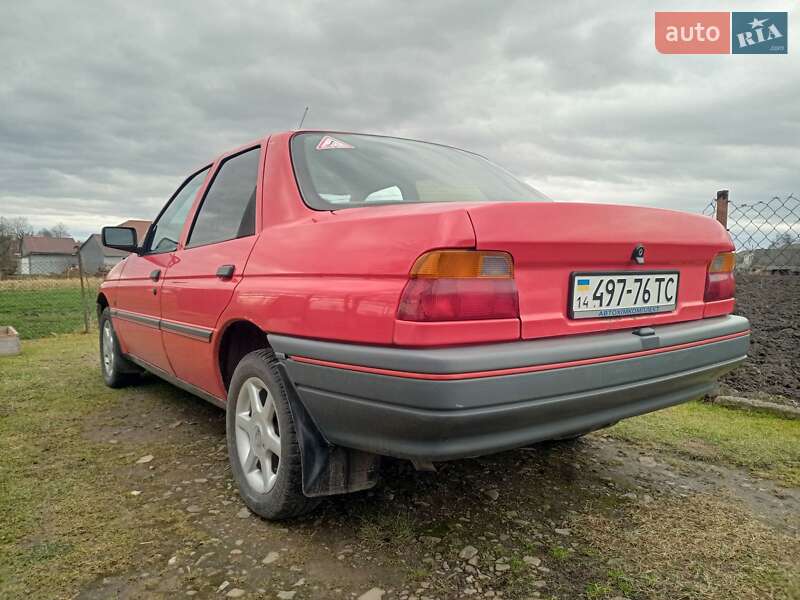 Седан Ford Orion 1993 в Самборе