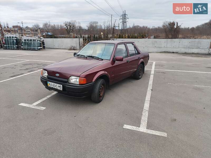 Седан Ford Orion 1989 в Киеве