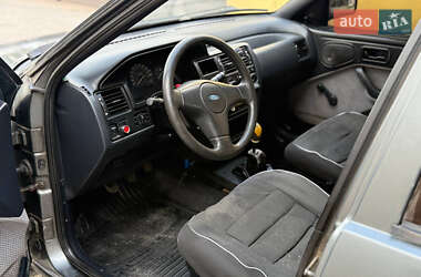 Седан Ford Orion 1992 в 