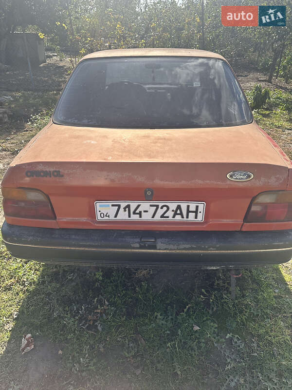 Седан Ford Orion 1991 в Варваровке