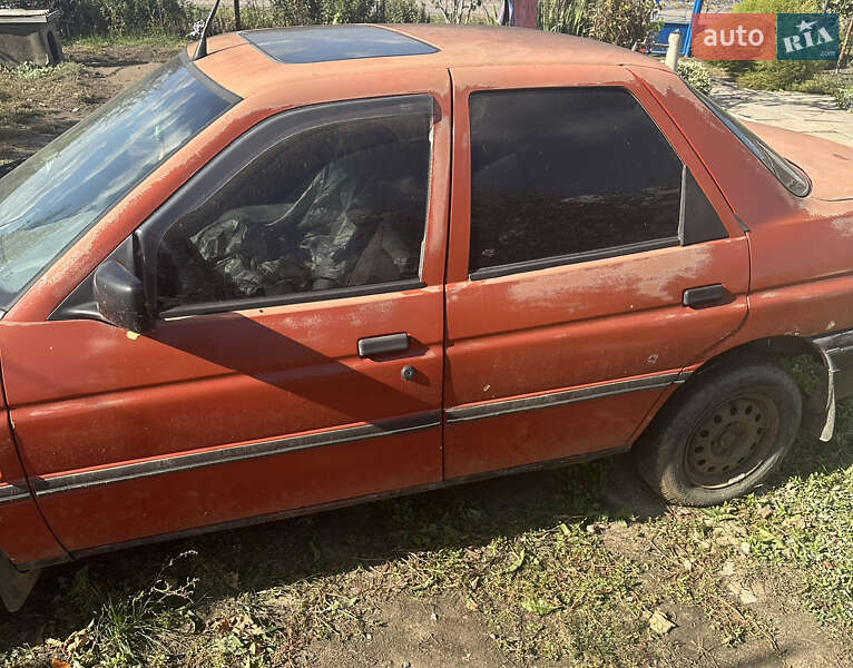 Седан Ford Orion 1991 в Варваровке