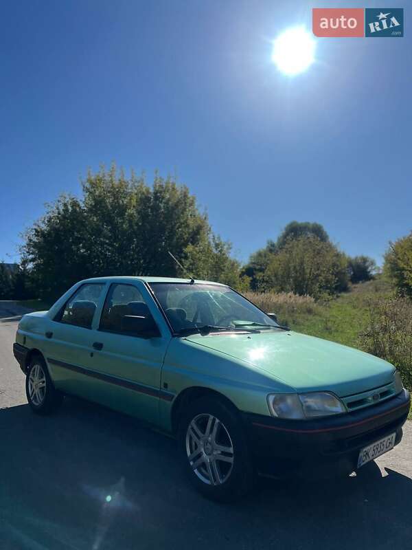 Седан Ford Orion 1990 в 