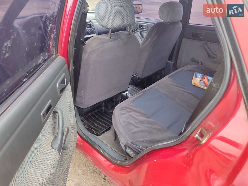 Седан Ford Orion 1991 в Черкассах фото 3 Седан Ford Orion 1991 в Черкассах