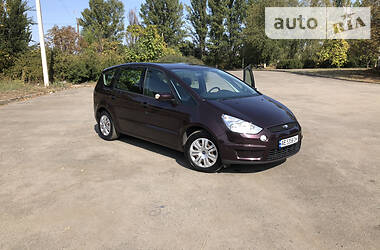 Хэтчбек Ford S-Max 2010 в Кривом Роге