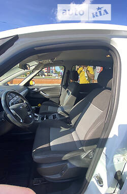 Мінівен Ford S-Max 2013 в 