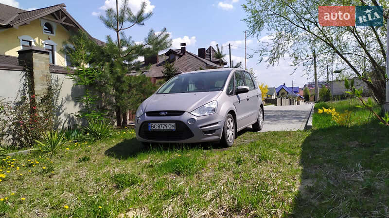 Минивэн Ford S-Max 2013 в 