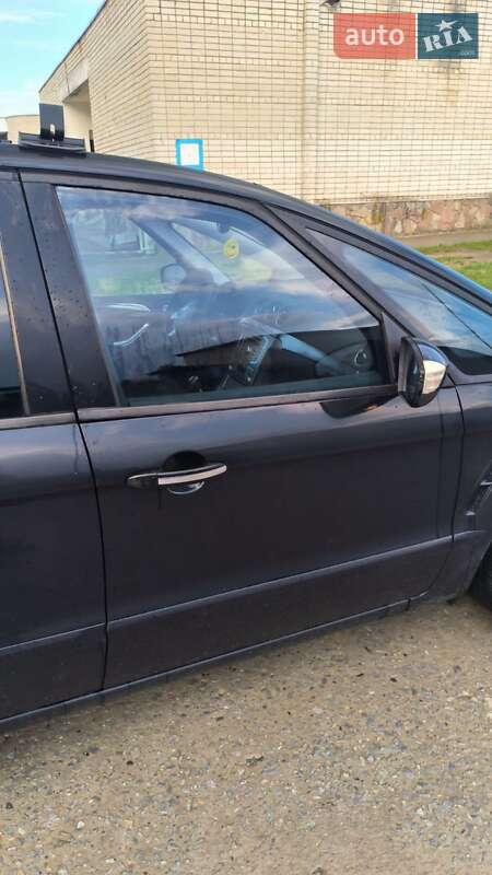 Минивэн Ford S-Max 2009 в Вараше