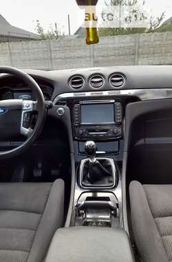 Минивэн Ford S-Max 2010 в 