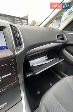 Минивэн Ford S-Max 2020 в 