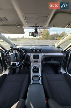 Минивэн Ford S-Max 2006 в 