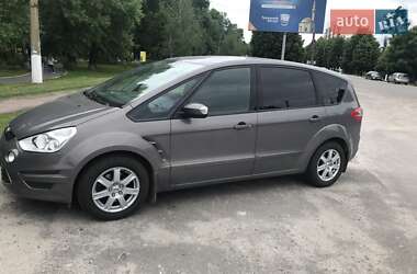 Минивэн Ford S-Max 2013 в 