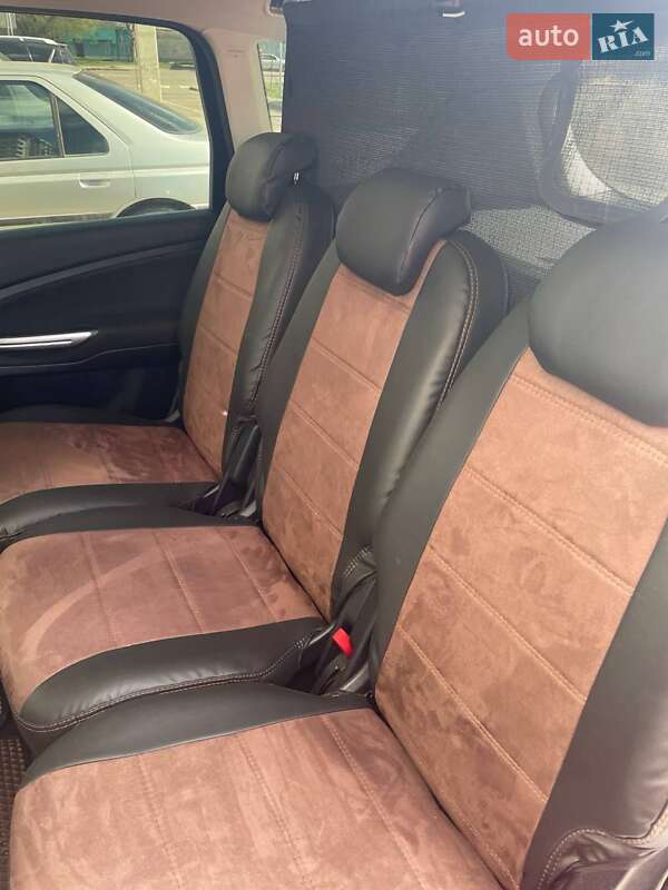 Минивэн Ford S-Max 2011 в Ивано-Франковске