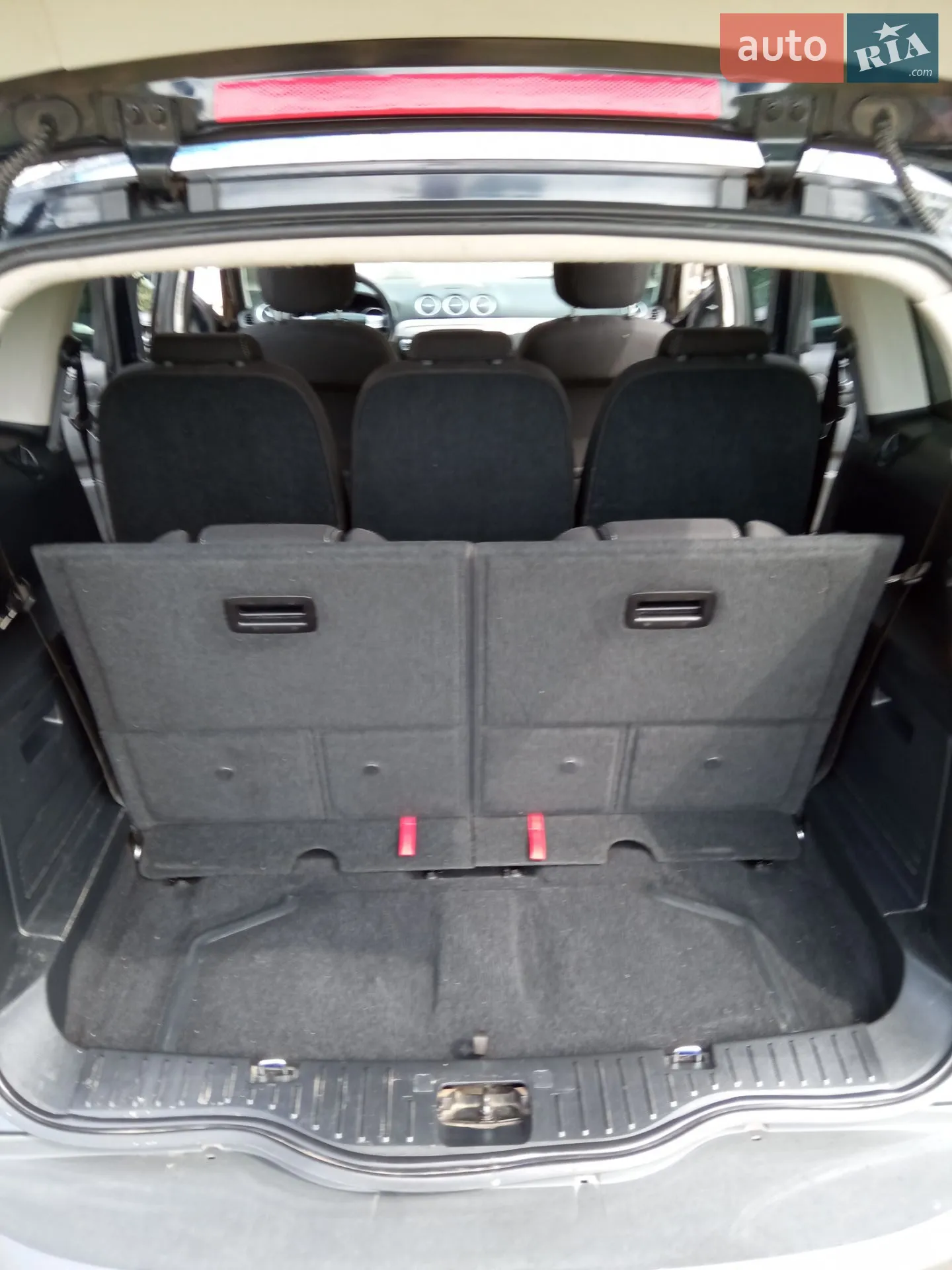 2010 Ford S-MAX - мініатюра 11