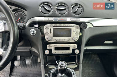 Минивэн Ford S-Max 2010 в 