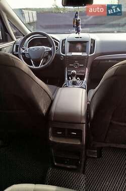 Минивэн Ford S-Max 2015 в 