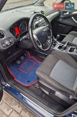 Минивэн Ford S-Max 2013 в 