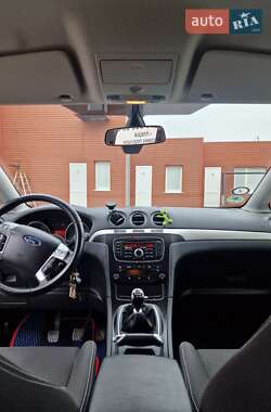 Минивэн Ford S-Max 2013 в 