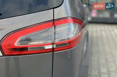 Минивэн Ford S-Max 2011 в 