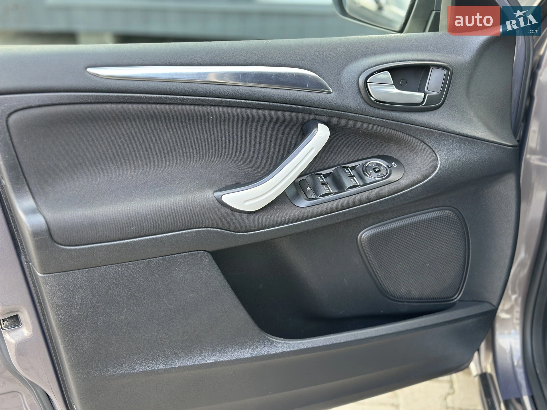 2011 Ford S-MAX - мініатюра 34